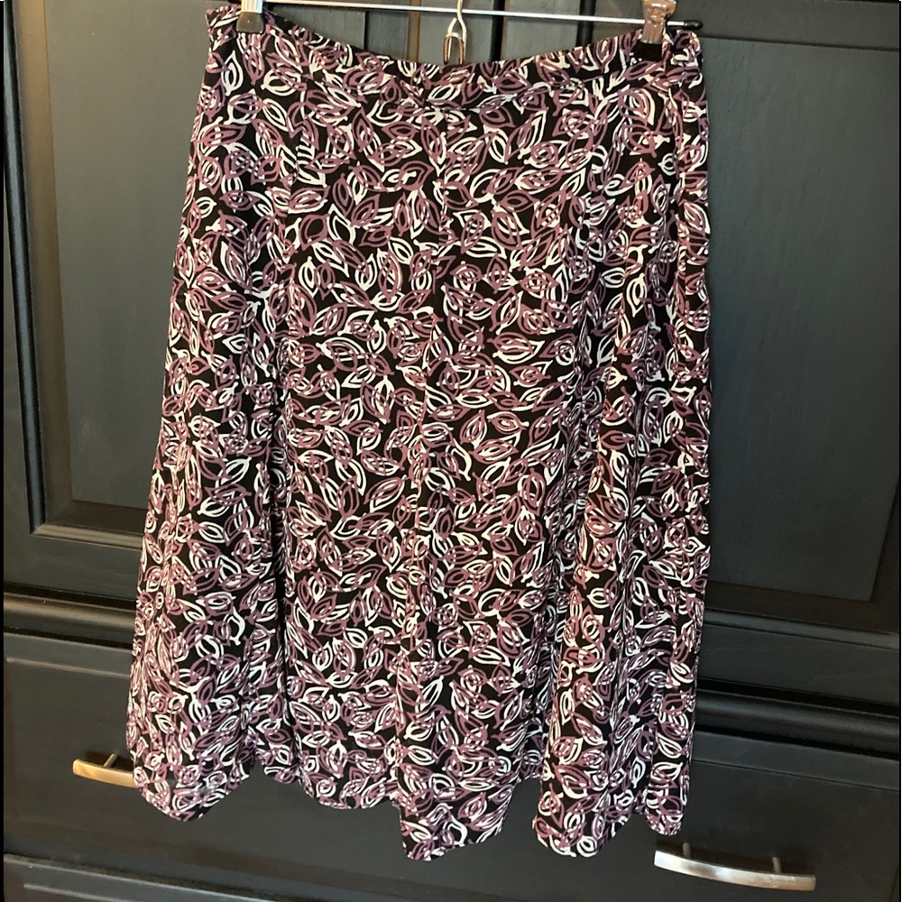 Sale 5 for $20! Lovely Leaf Design Skirt